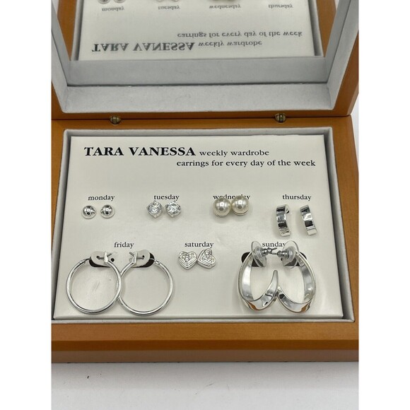 Tara Vanessa Weekly Wardrobe Silver Tone Earring Collection In Mirrored Box New - Picture 2 of 9